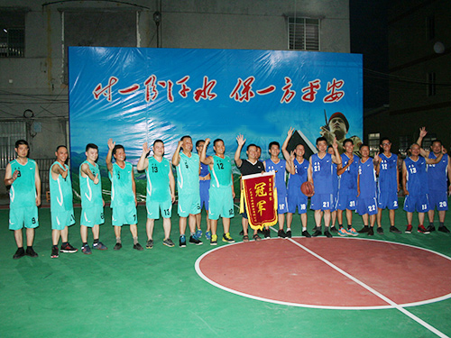 篮球冠军集体合照