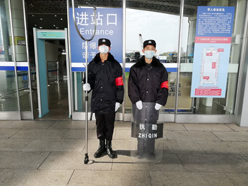 高铁站执勤